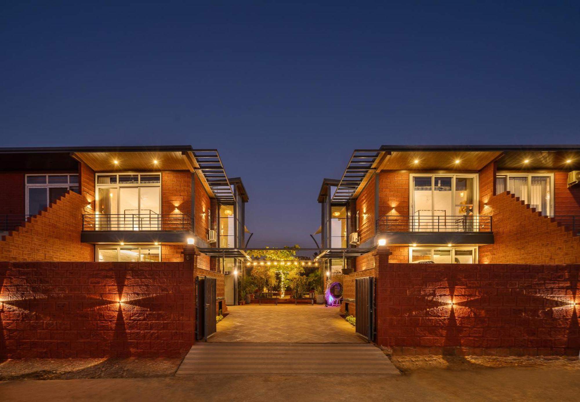 Saffronstays Calvin - 3 Bedroom Pool Villa In โลนาวาลา ภายนอก รูปภาพ
