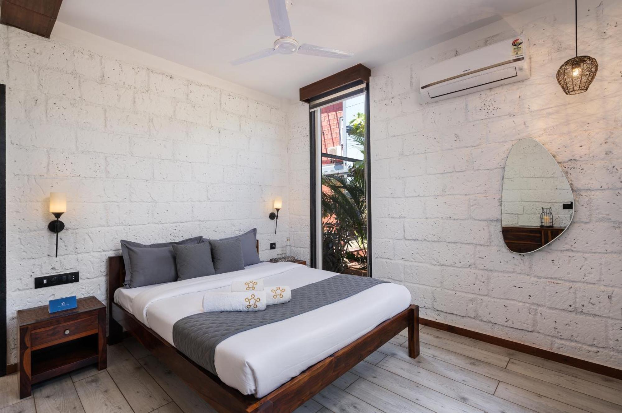 Saffronstays Calvin - 3 Bedroom Pool Villa In โลนาวาลา ภายนอก รูปภาพ