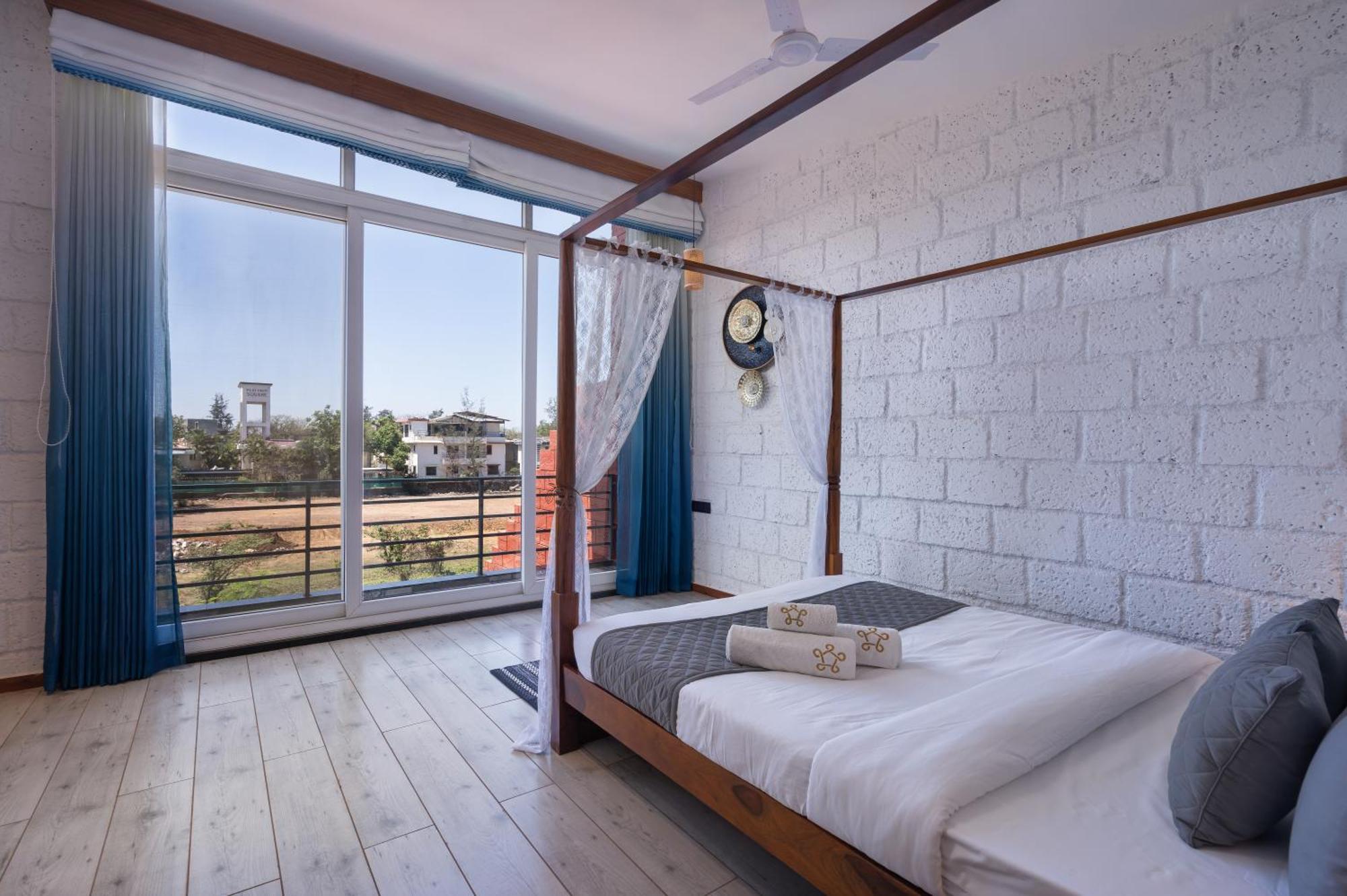 Saffronstays Calvin - 3 Bedroom Pool Villa In โลนาวาลา ภายนอก รูปภาพ