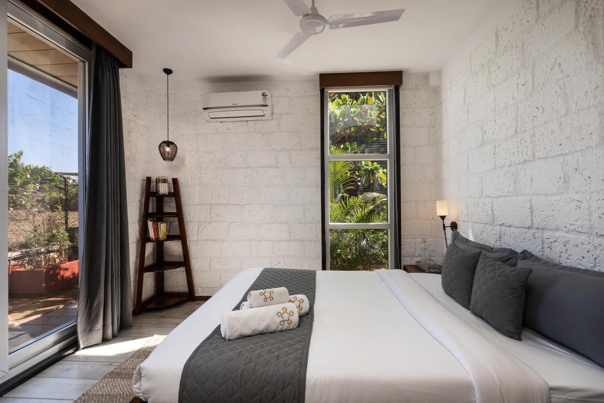 Saffronstays Calvin - 3 Bedroom Pool Villa In โลนาวาลา ภายนอก รูปภาพ