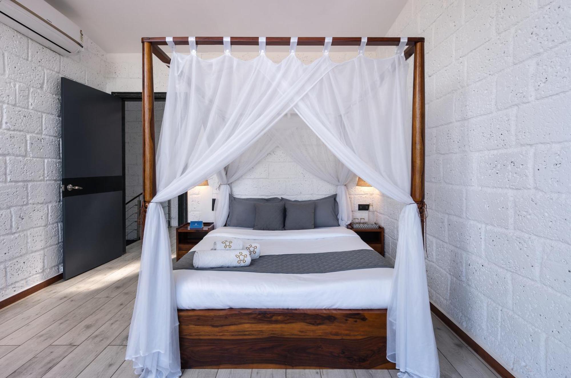 Saffronstays Calvin - 3 Bedroom Pool Villa In โลนาวาลา ภายนอก รูปภาพ