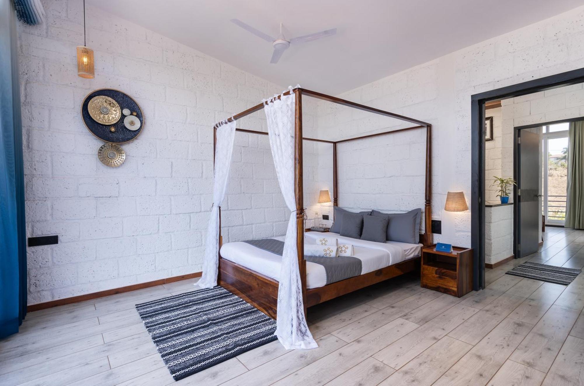 Saffronstays Calvin - 3 Bedroom Pool Villa In โลนาวาลา ภายนอก รูปภาพ